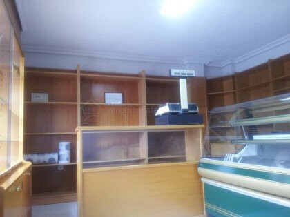 Commerce de détail dans Cáceres à louer - Photo du bâtiment - Image 3 de 3