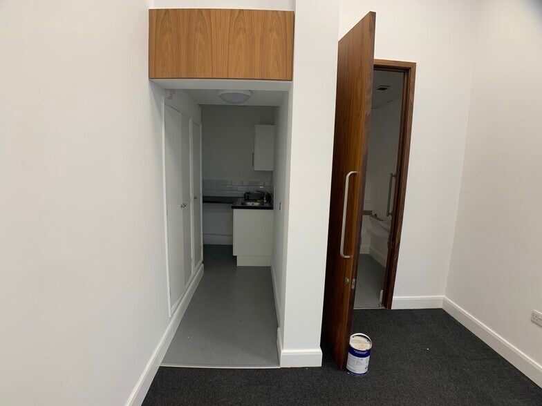 29-35 High St, Crawley à louer - Photo intérieure - Image 3 de 7