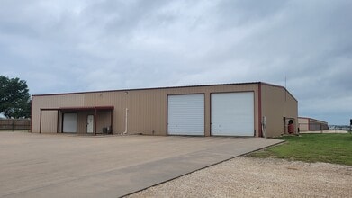 1002 Highland Rd, Cleburne, TX à louer Photo du bâtiment- Image 1 de 7