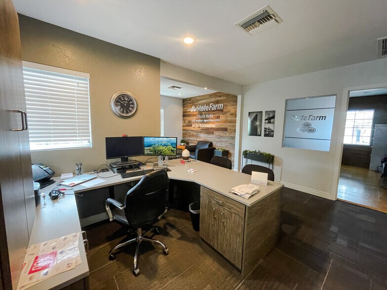 314 E Thomas Rd, Phoenix, AZ for lease - Lobby - Image 3 of 26