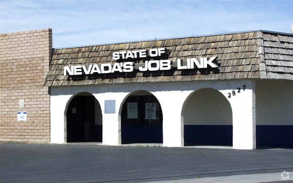 2827 Las Vegas Blvd N, North Las Vegas, NV à vendre - Photo du bâtiment - Image 3 de 4