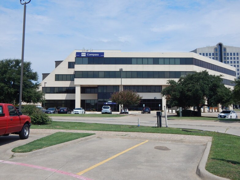 17218 Preston Rd, Dallas, TX à louer - Photo du bâtiment - Image 3 de 10