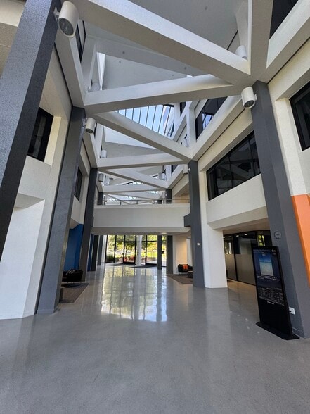 2001 Gateway Pl, San Jose, CA for lease - Building Photo - Image 2 of 18