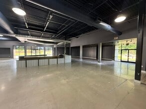 2315 Catawba Valley Blvd SE, Hickory, NC for lease Interior Photo- Image 1 of 13