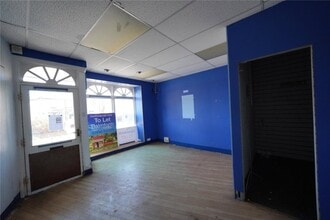 7 Market Pl, Thetford for lease Interior Photo- Image 2 of 6
