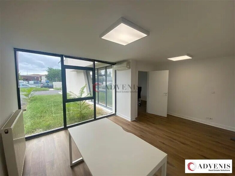 Bureau dans Bruges à louer - Photo intérieure - Image 2 de 12