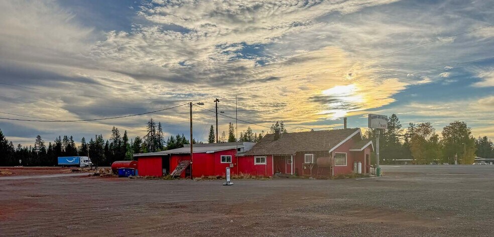 94401 US-97, Chemult, OR à vendre - Photo du bâtiment - Image 2 de 9