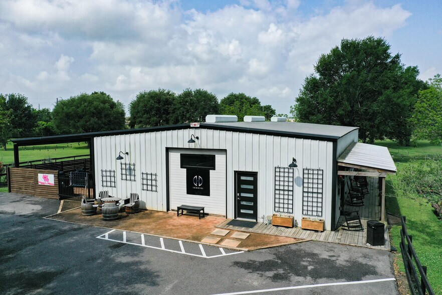 10419 W Hidden Lake Ln, Richmond, TX à vendre - Photo du bâtiment - Image 2 de 39