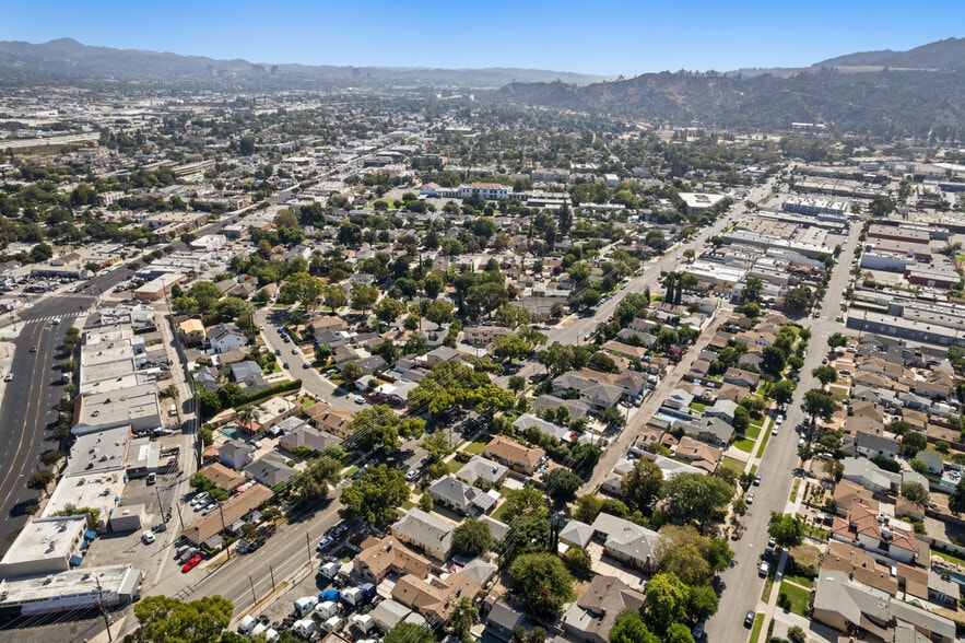 445 S Main St, Burbank, CA for sale - Primary Photo - Image 2 of 23
