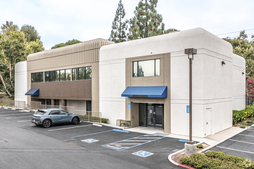 21580 Yorba Linda Blvd, Yorba Linda, CA for lease - Primary Photo - Image 1 of 10