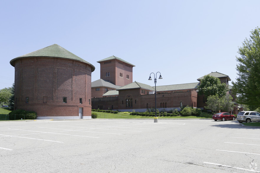 1430 Monroe Ave NW, Grand Rapids, MI for lease - Primary Photo - Image 1 of 6