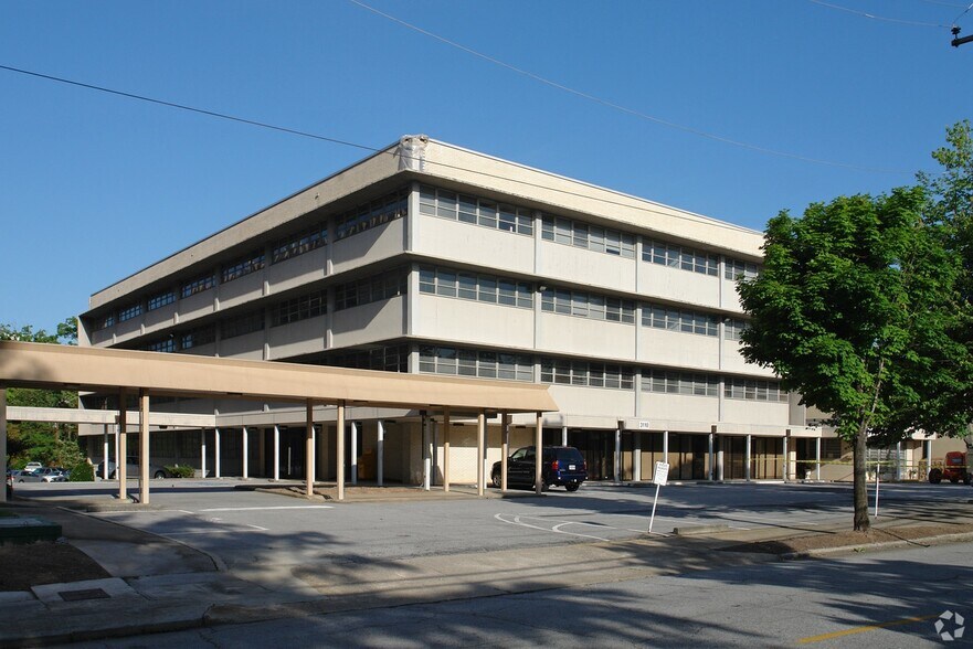 3110 Maple Dr NE, Atlanta, GA à louer - Photo du bâtiment - Image 2 de 4