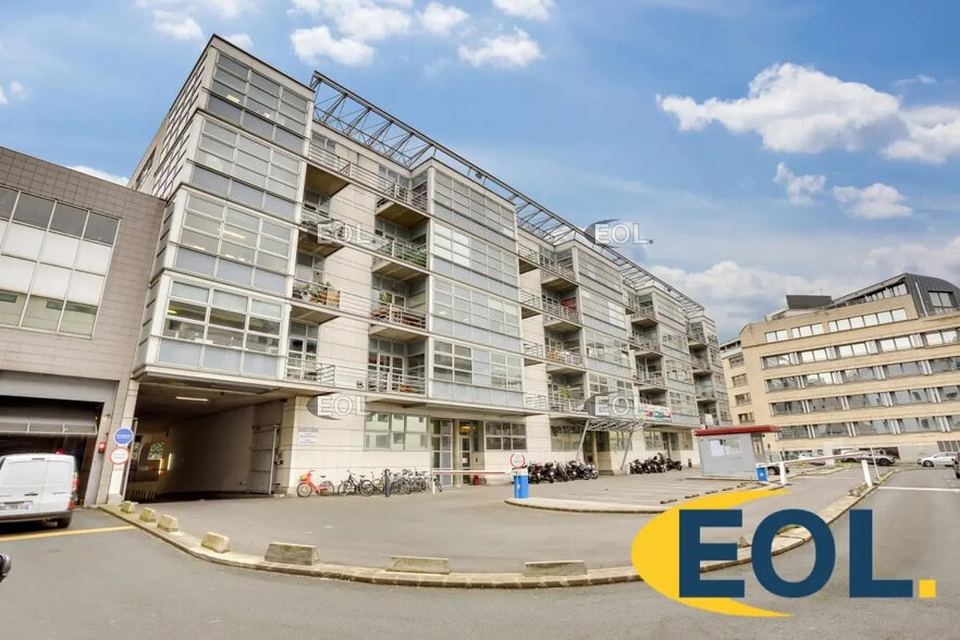 Flex dans Paris à louer - Photo du bâtiment - Image 1 de 10