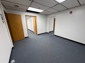 511-515 Thornhill Dr, Carol Stream, IL à louer Photo intérieure- Image 2 de 4