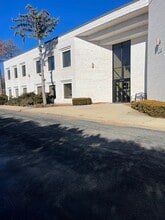 1635 Mineral Spring Ave, North Providence, RI à louer Photo intérieure- Image 2 de 12