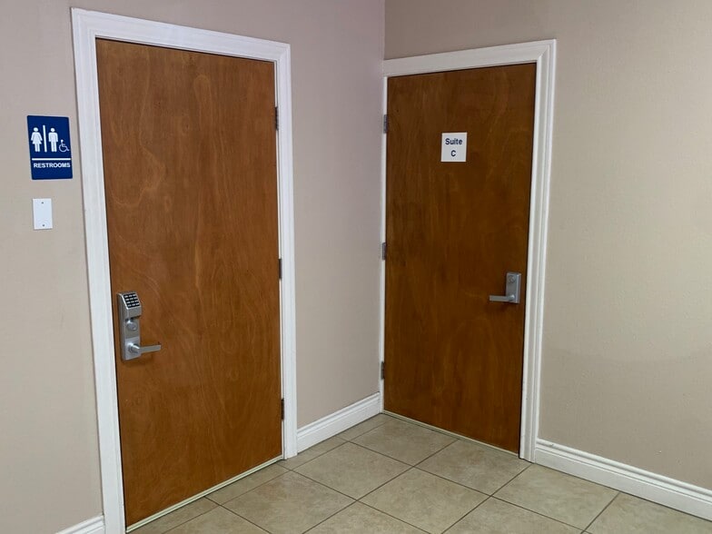 801 N Main St, Boerne, TX for lease - Interior Photo - Image 3 of 14