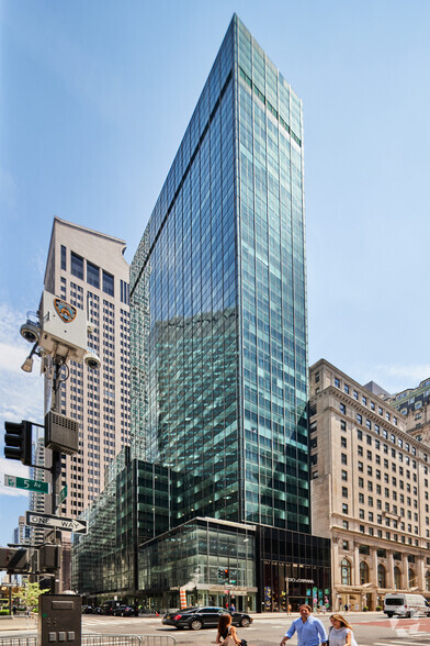 717 Fifth Ave, New York, NY à vendre - Photo principale - Image 1 de 1