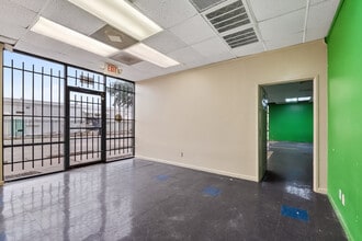 9809 Rowlett St, Houston, TX for lease Interior Photo- Image 2 of 11