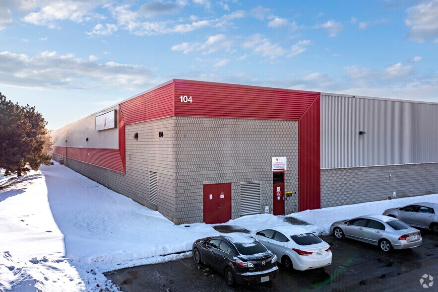 104 Walker Dr, Brampton, ON à vendre - Photo principale - Image 1 de 1