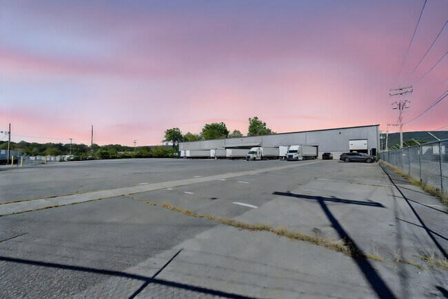 Plus de détails pour 280 Grand St, Hamburg, PA - Industriel à vendre