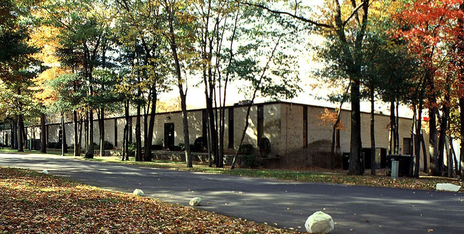 8-18 Avenue E, Hopkinton, MA à louer - Photo du bâtiment - Image 2 de 4