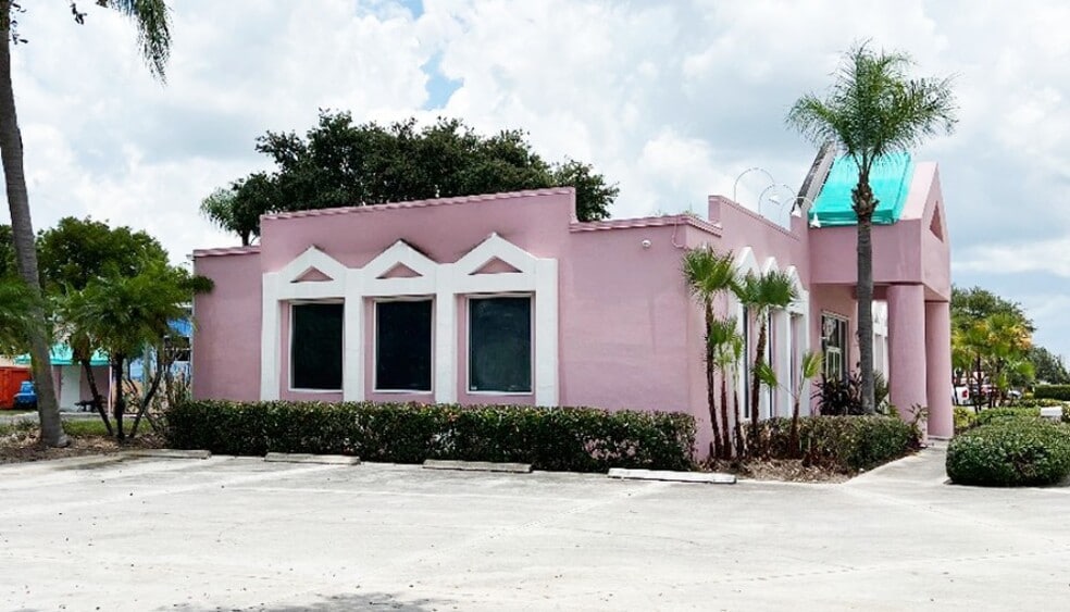 2700 NW Federal Hwy, Stuart, FL for sale - Building Photo - Image 2 of 8