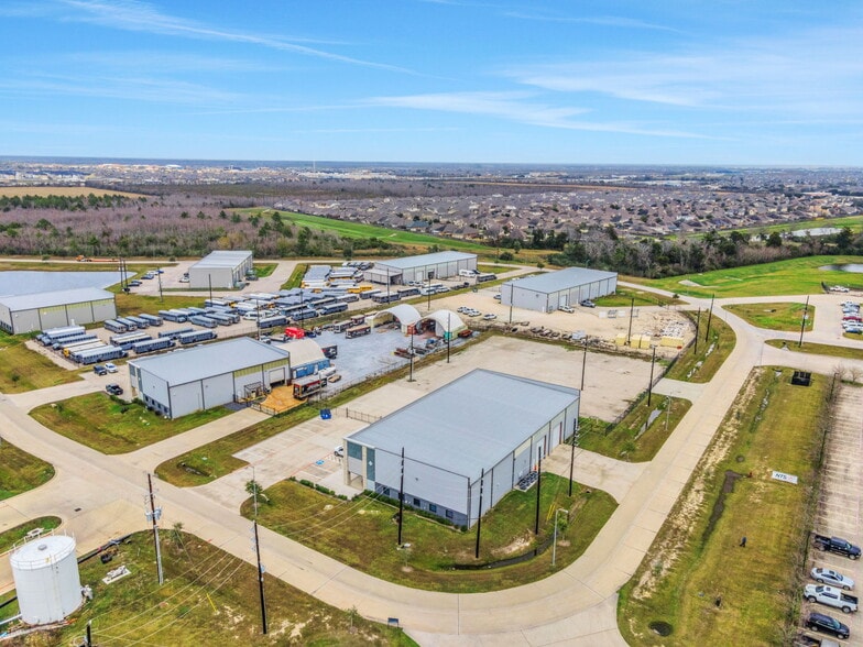 8110 Parkside Ave, Baytown, TX à vendre - Photo du bâtiment - Image 3 de 75