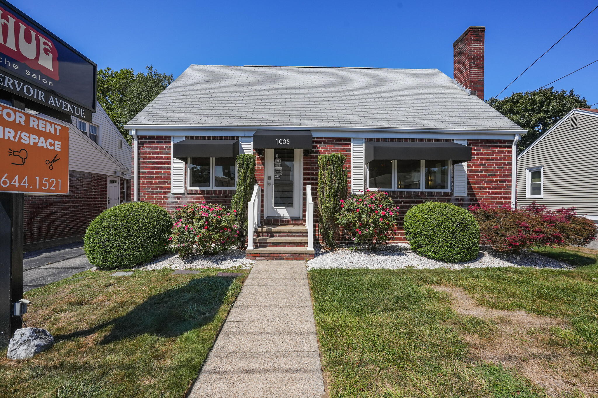 1005 Reservoir Ave, Cranston, RI à vendre Photo du bâtiment- Image 1 de 32