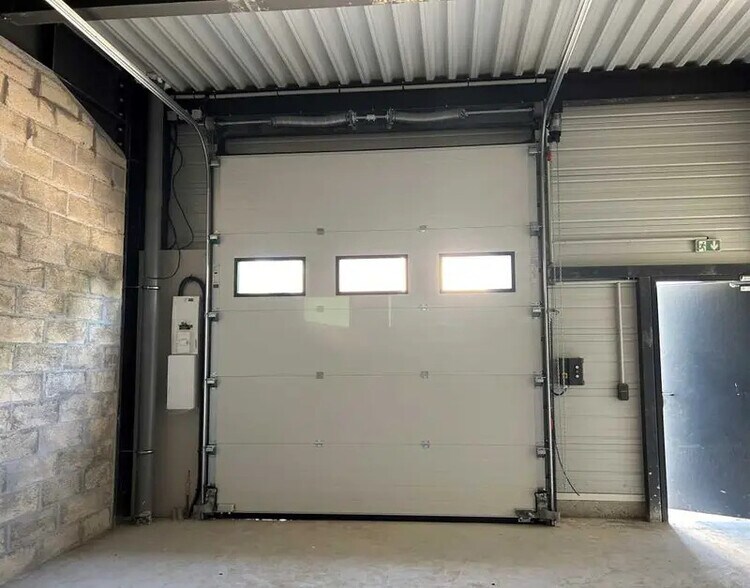 Flex in Épinay-sur-Seine for lease - Building Photo - Image 3 of 5