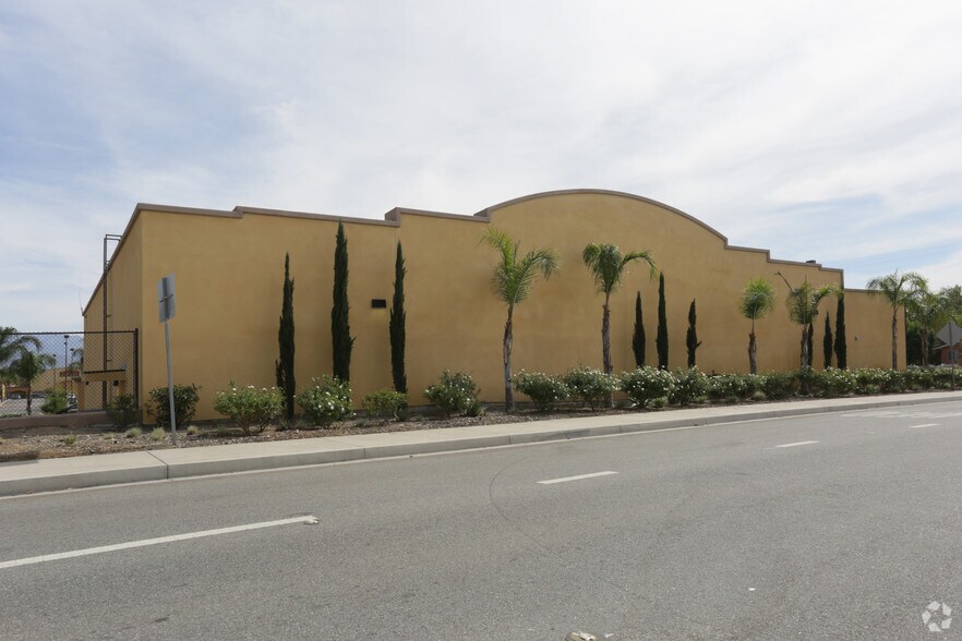 1108 W 2nd St, San Bernardino, CA à vendre - Photo du bâtiment - Image 2 de 3