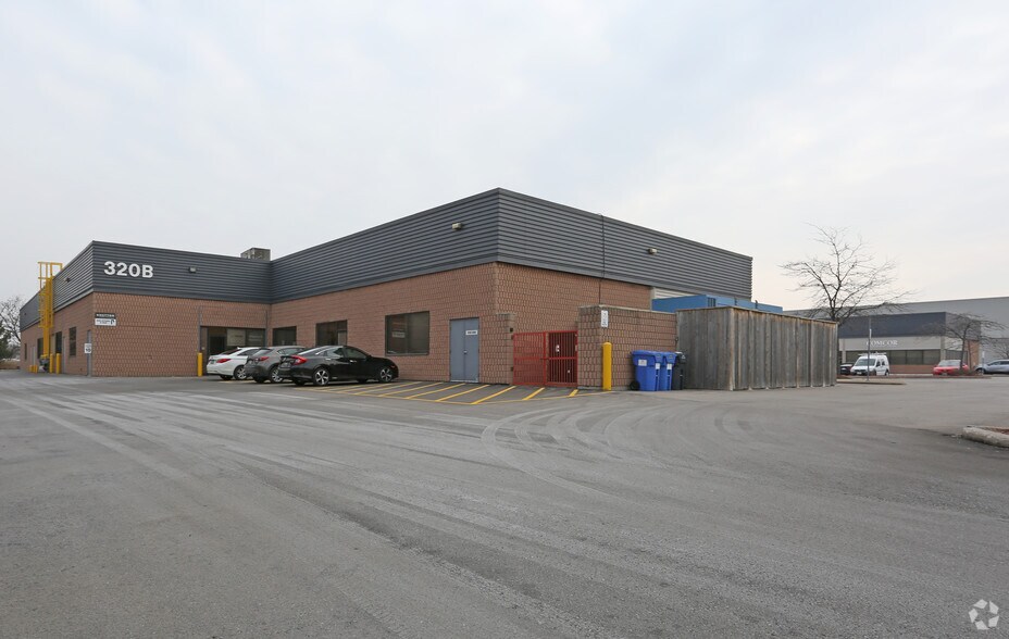 320B Pinebush Rd, Cambridge, ON à vendre - Photo principale - Image 1 de 1