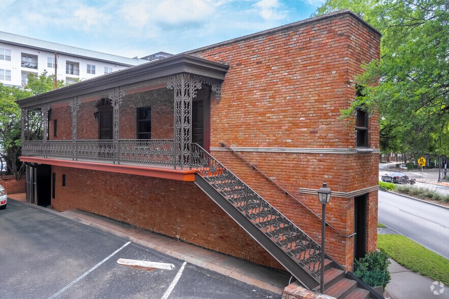 2521 Cedar Springs Rd, Dallas, TX à louer - Photo du bâtiment - Image 2 de 17