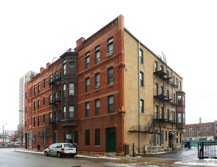 315-319 W North Ave, Chicago, IL for lease - Building Photo - Image 3 of 8