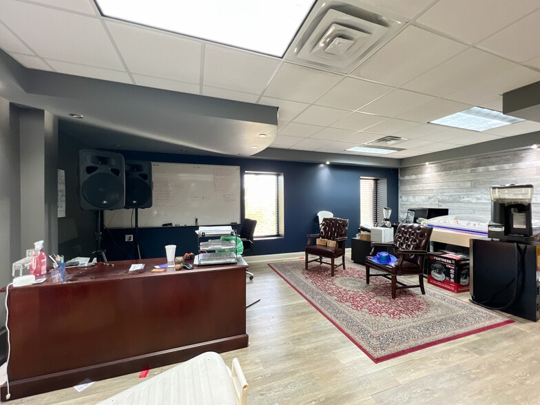 2201 Greenwood St, Kenner, LA for sale - Interior Photo - Image 3 of 17