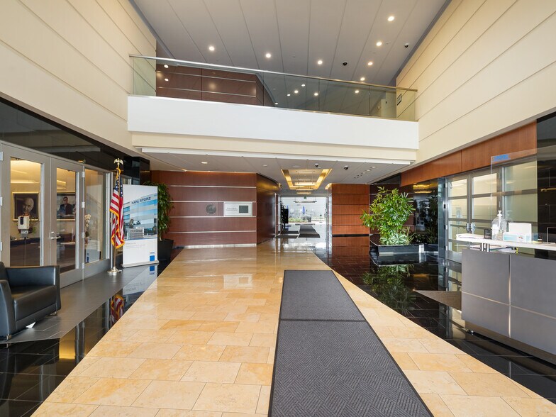 2151 E Grand Ave, El Segundo, CA à louer - Photo du bâtiment - Image 3 de 17
