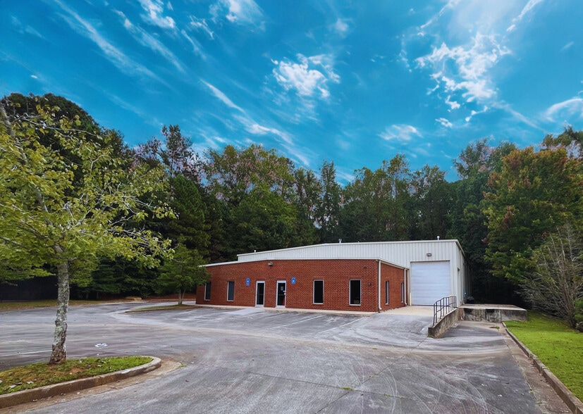 121 Holt Industrial Cir, Acworth, GA for sale - Primary Photo - Image 1 of 5