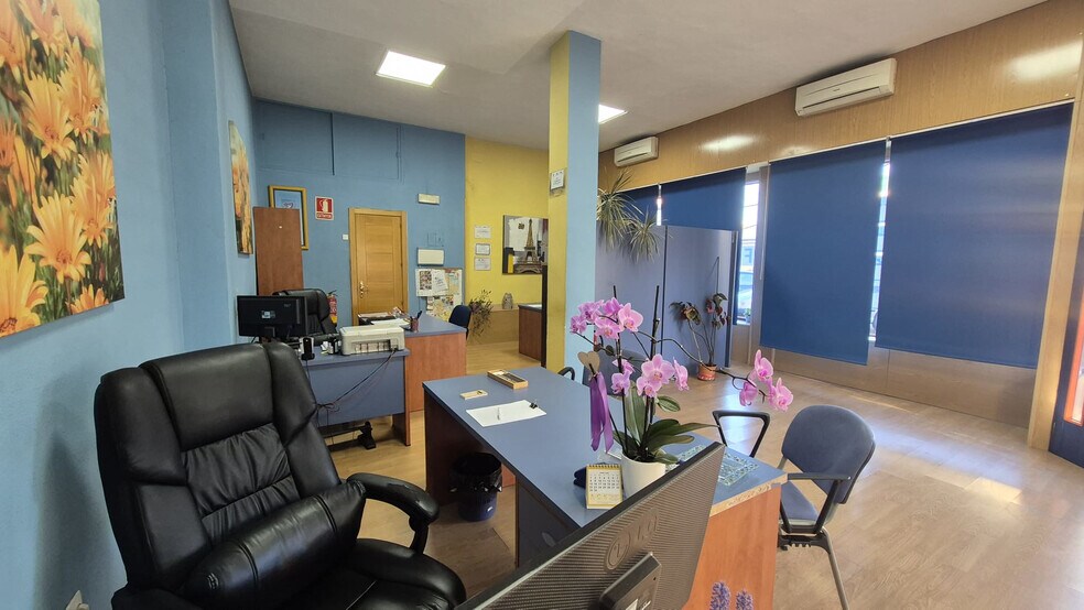 Retail in Parla, Madrid for lease - Interior Photo - Image 2 of 4