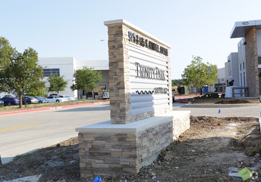 935 S Kimball Ave, Southlake, TX à louer - Photo du bâtiment - Image 3 de 8