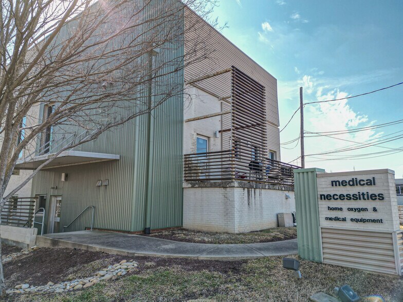 1811 Charlotte Ave, Nashville, TN à vendre - Photo du bâtiment - Image 1 de 24