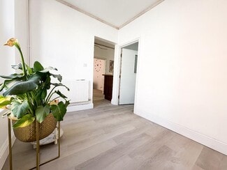 Plus de détails pour 71A Bethcar St, Ebbw Vale - Bureau à louer