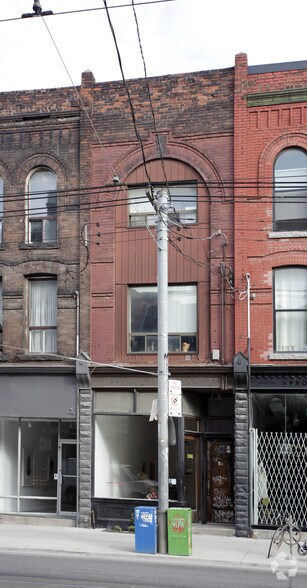 1086 Queen St W, Toronto, ON à vendre - Photo du bâtiment - Image 2 de 5