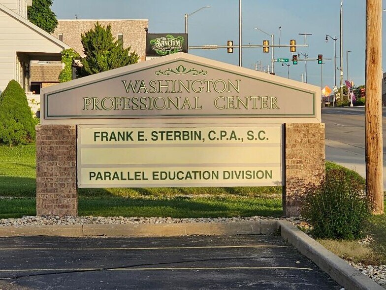 4501 Washington Ave, Racine, WI à louer - Photo du bâtiment - Image 3 de 16