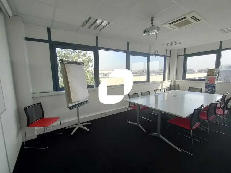 Bureau dans Saclay à louer - Photo intérieure - Image 3 de 7