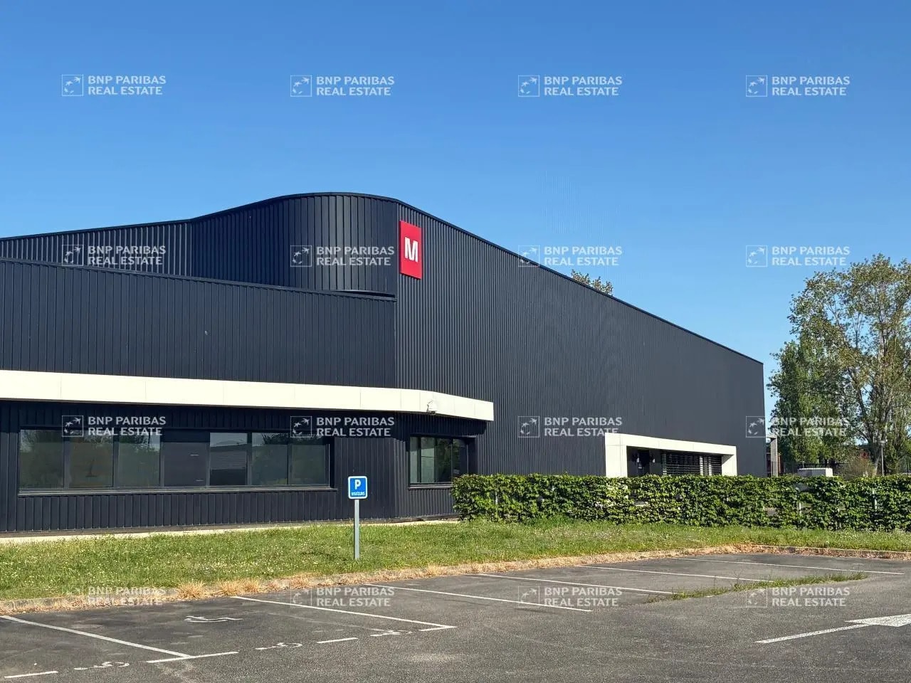 Office in Élancourt for lease Building Photo- Image 1 of 15