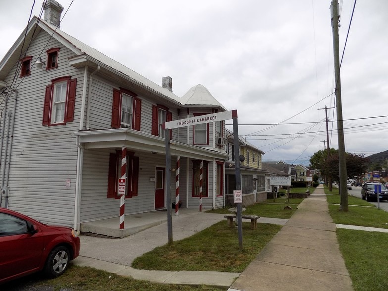 270 N Washington St, Berkeley Springs, WV à vendre - Photo du bâtiment - Image 2 de 8