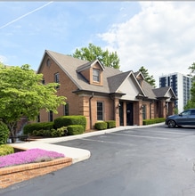 300-304 Montvue Rd, Knoxville, TN for lease Interior Photo- Image 1 of 10