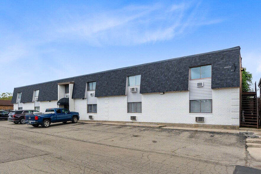 7211 Taylorsville Rd, Dayton, OH à vendre - Photo du bâtiment - Image 2 de 19