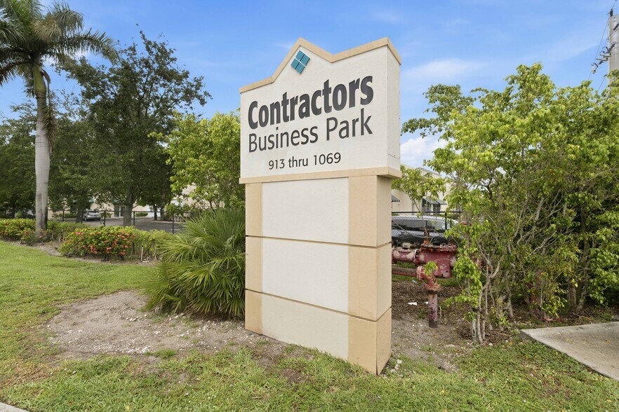 1039-1039 NW 31st Ave, Pompano Beach, FL à louer - Photo du bâtiment - Image 2 de 26