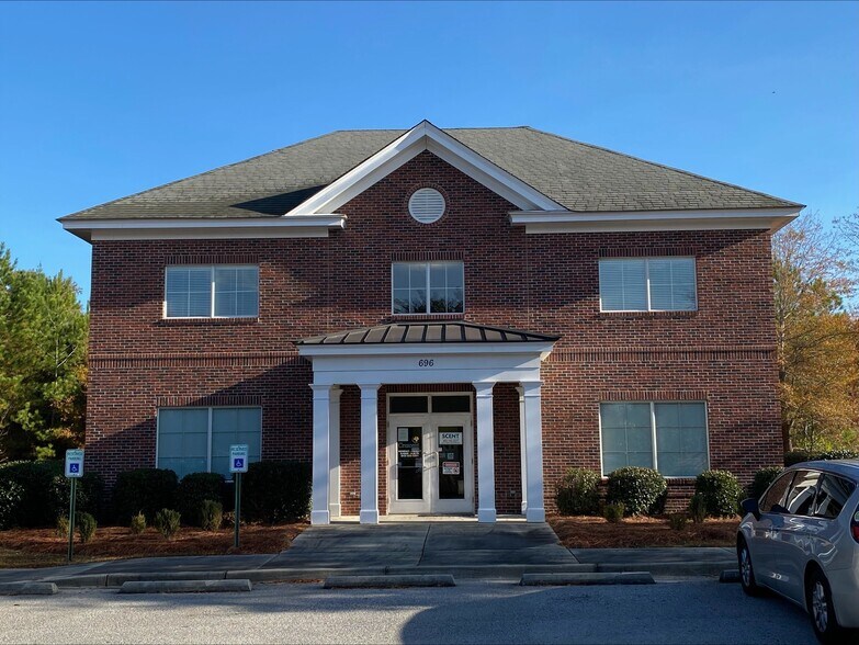 696 Medical Park Dr, Hartsville, SC for lease - Building Photo - Image 2 of 3