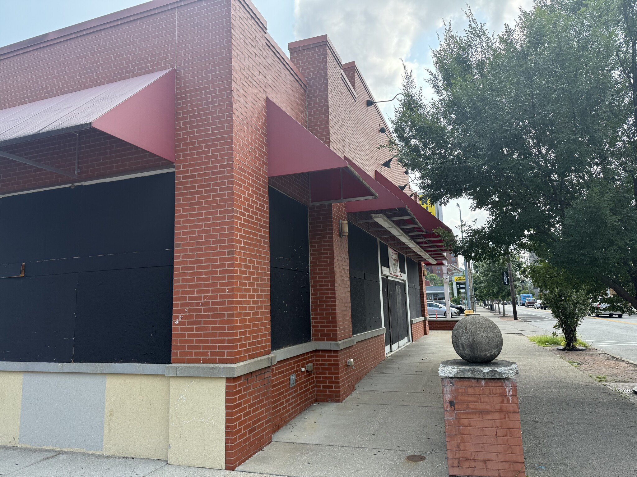 431 W Oak St, Louisville, KY for lease Building Photo- Image 1 of 3